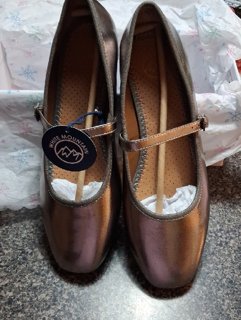 White Mountain Metallic Silver Ballet Flats Sz 10